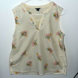 Eddie Bauer sleeveless top